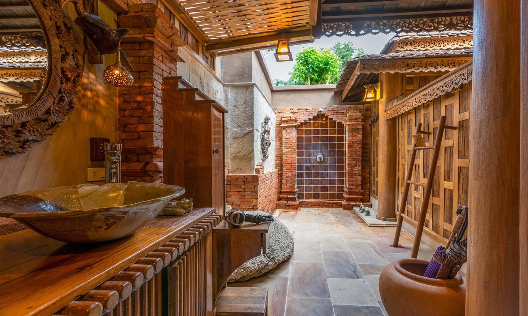 Santhiya Koh Phangan Resort&Spa - SHA Extra Plus Bagian luar foto A traditional Japanese bathroom