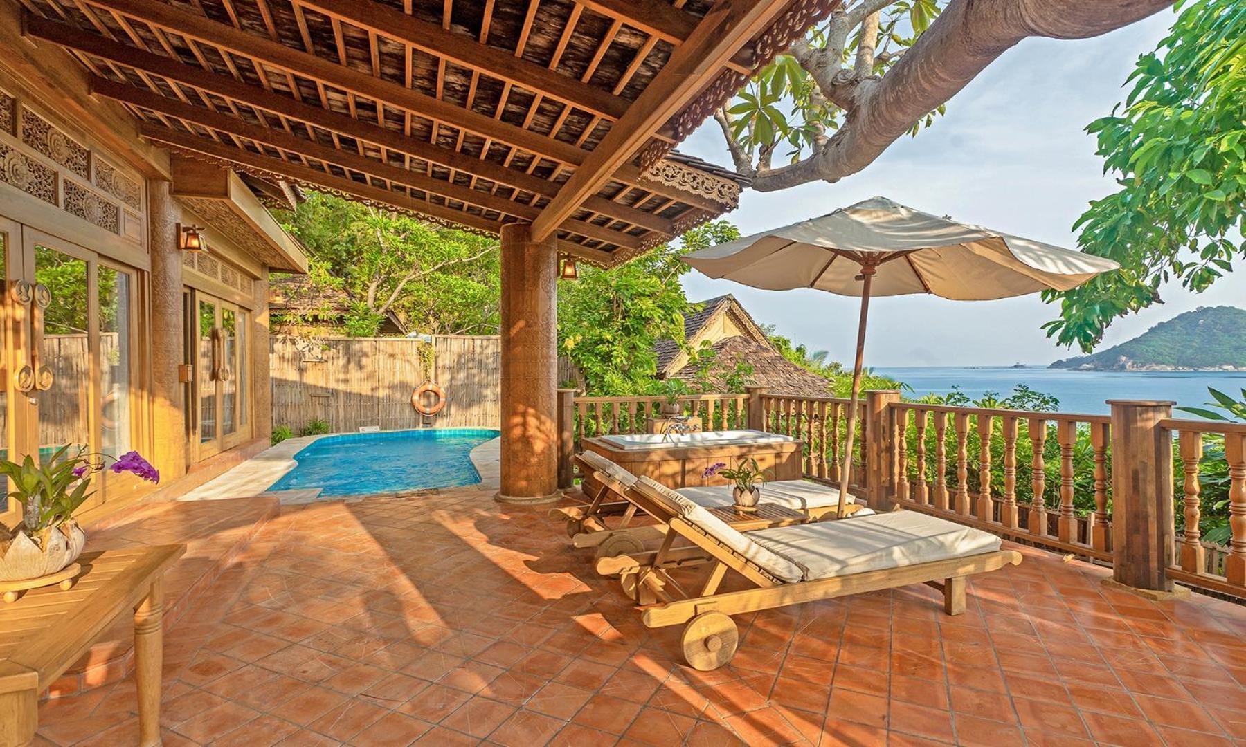 Santhiya Koh Phangan Resort&Spa - SHA Extra Plus Bagian luar foto A villa at the resort