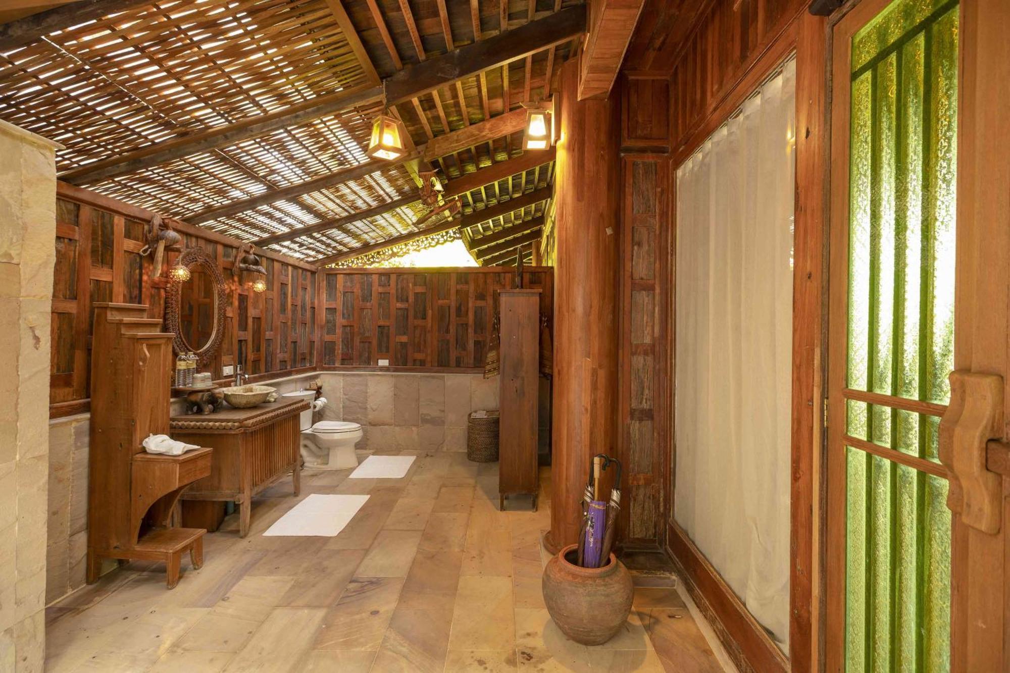 Santhiya Koh Phangan Resort&Spa - SHA Extra Plus Bagian luar foto A modern onsen in Tokyo