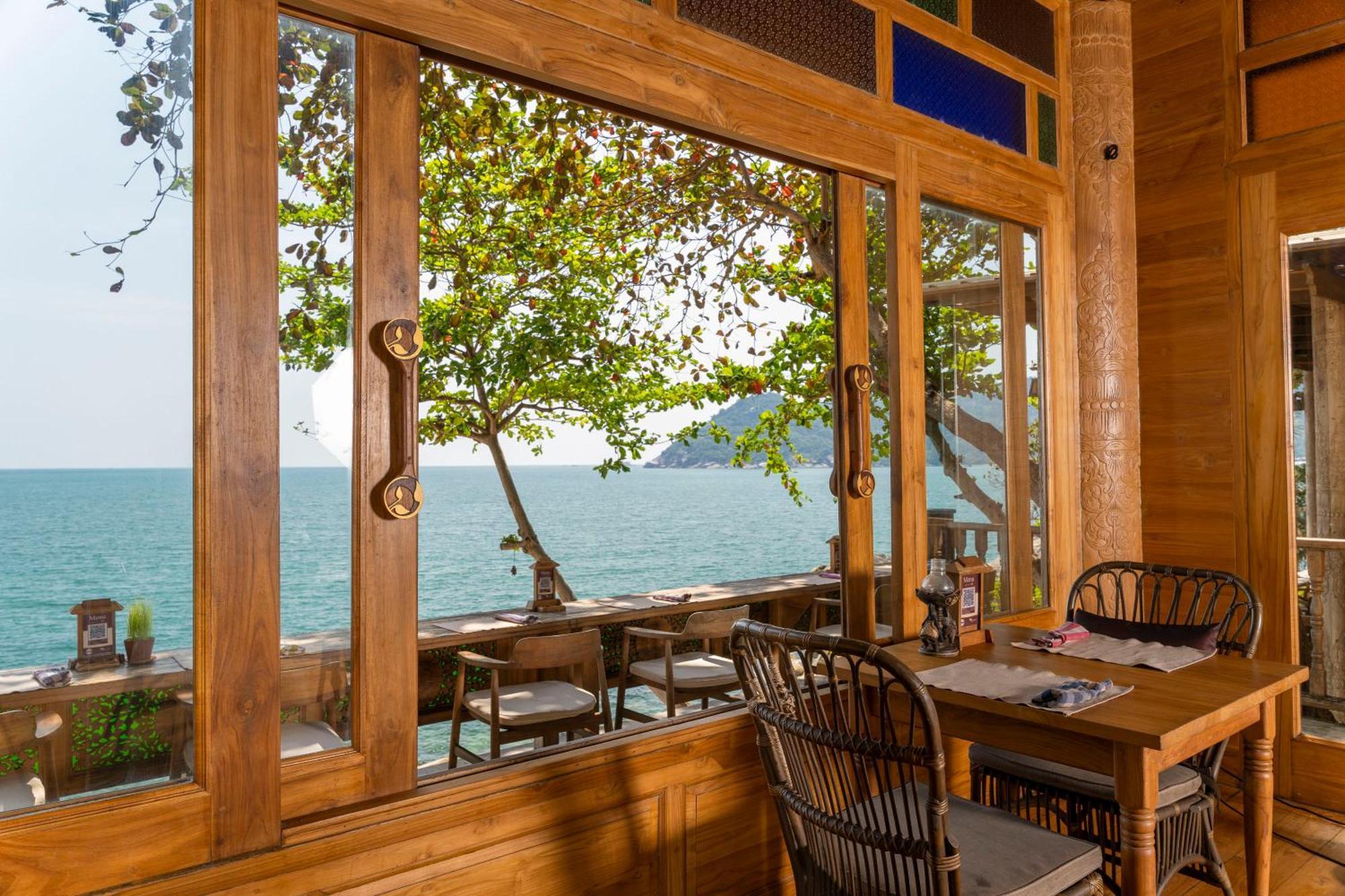 Santhiya Koh Phangan Resort&Spa - SHA Extra Plus Bagian luar foto Interior of the restaurant