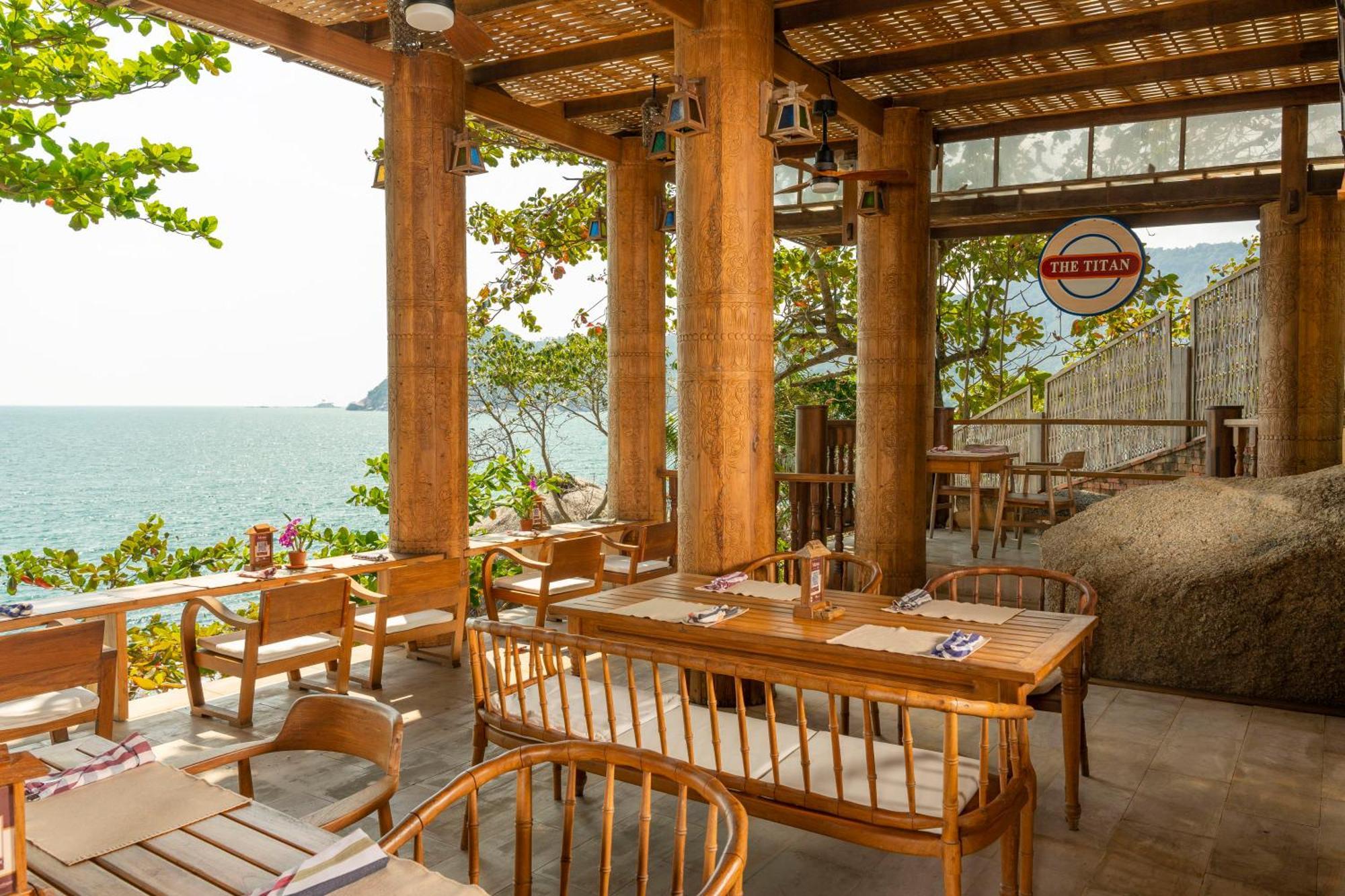 Santhiya Koh Phangan Resort&Spa - SHA Extra Plus Bagian luar foto The Deck Restaurant